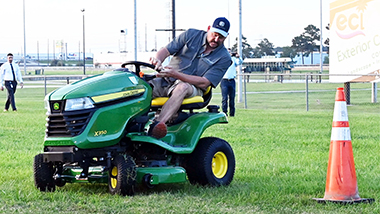 2025-LAWN MOWER RACE